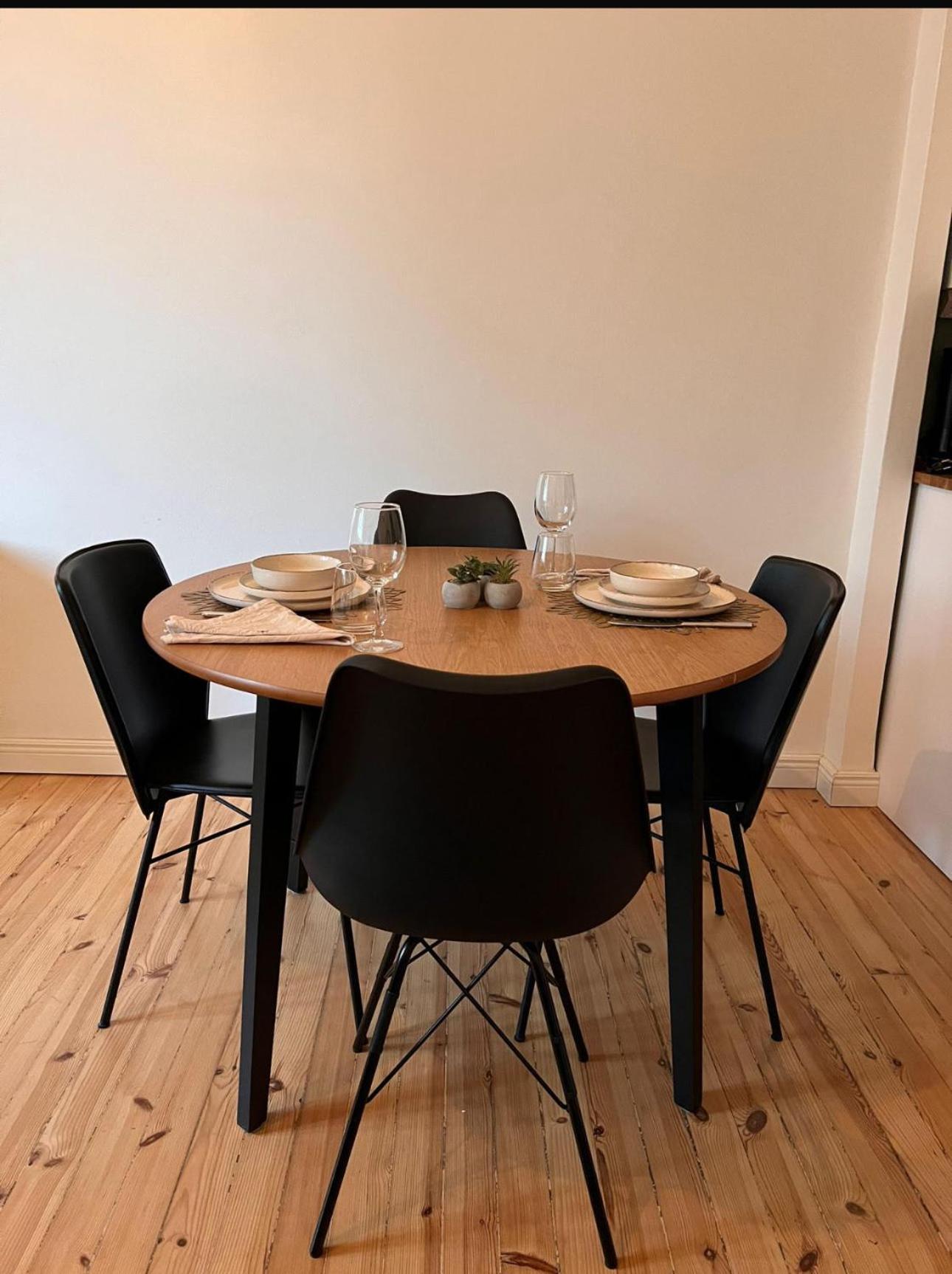 Apartment Your Chic Vibrant